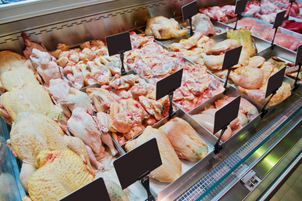 В магазинах Восточно-Казахстанской области нашли просроченную продукцию
